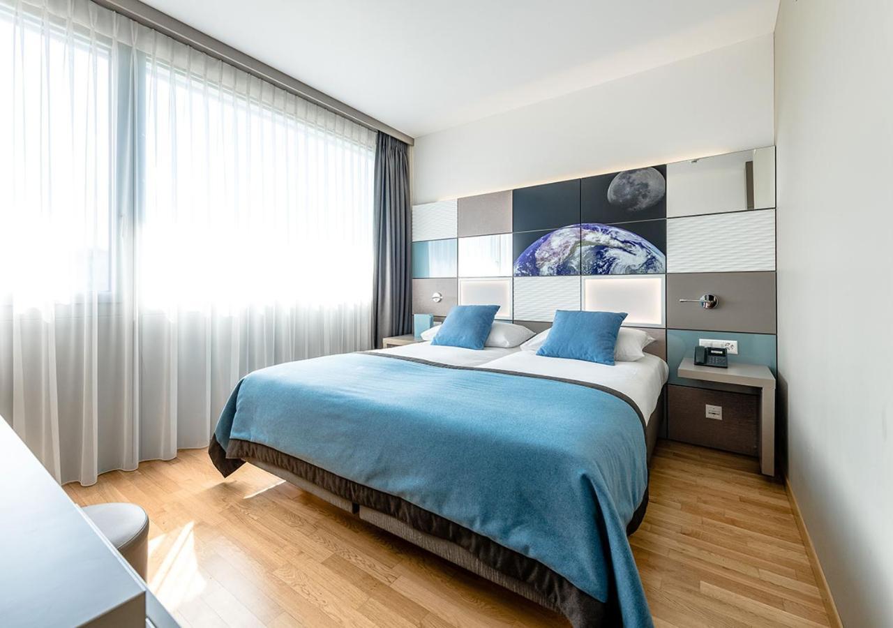 Discovery Hotel 3* Superior Криссье Экстерьер фото
